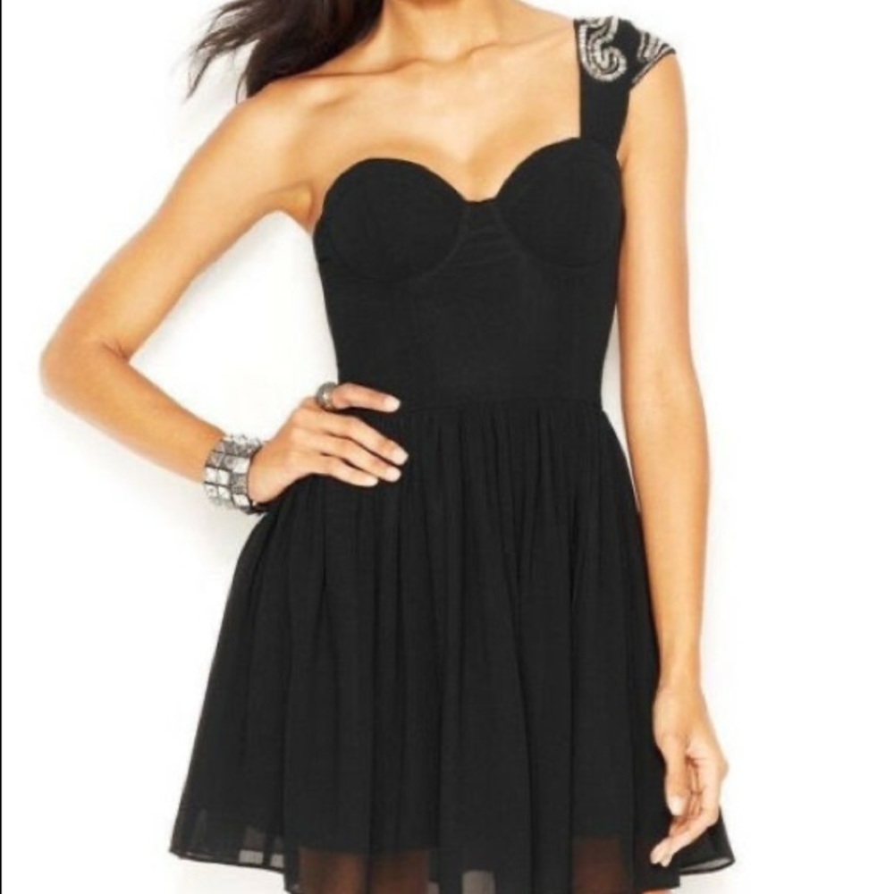GUESS. Beaded one shoulder dresss